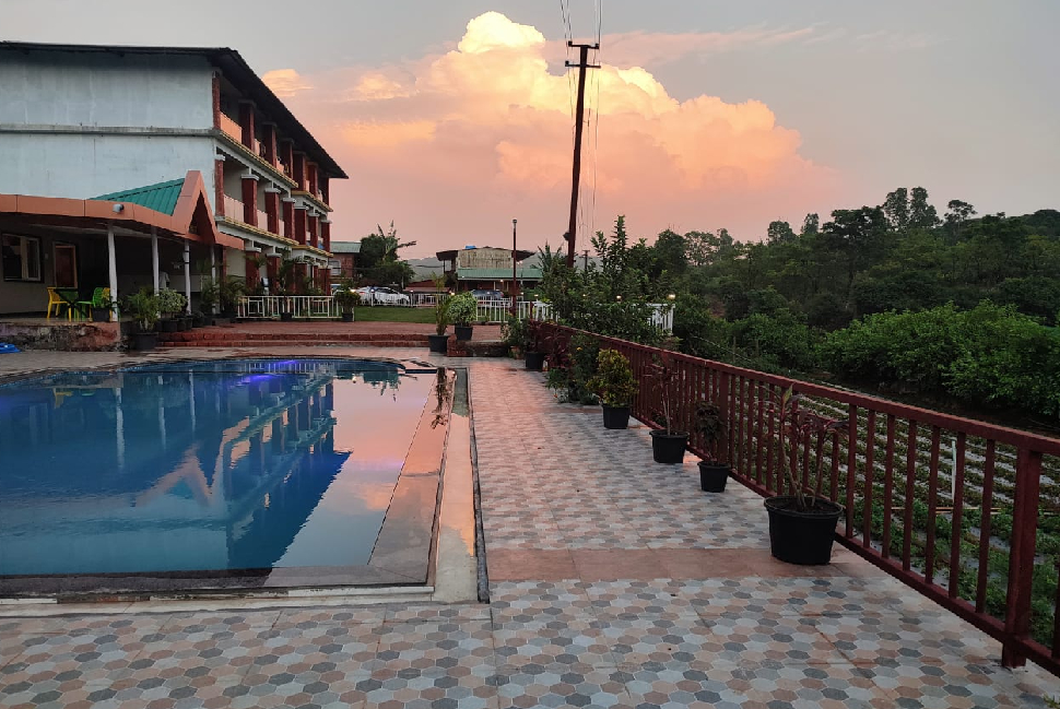 Why Choose a Resort in Mahabaleshwar for Family Trips?