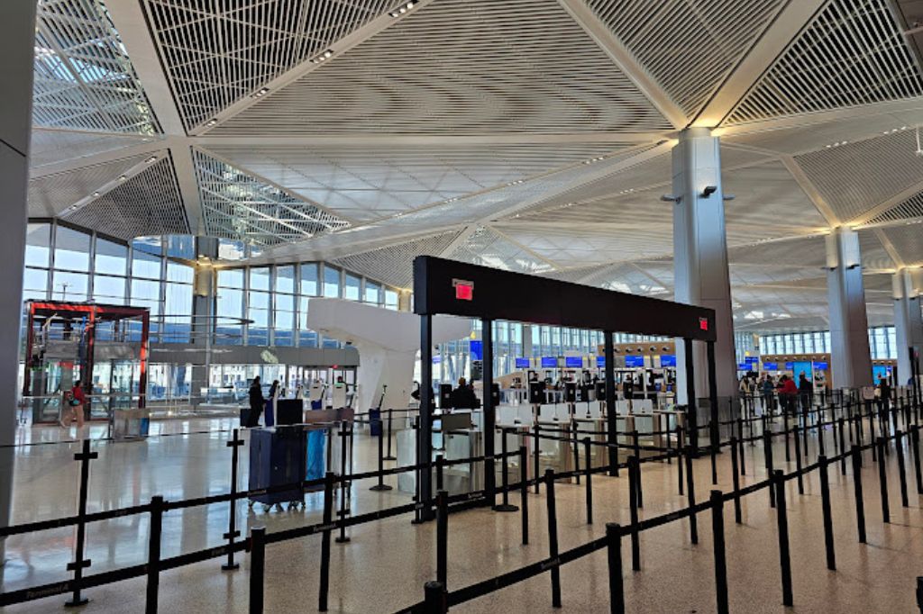 Newark Liberty International Airport – EWR