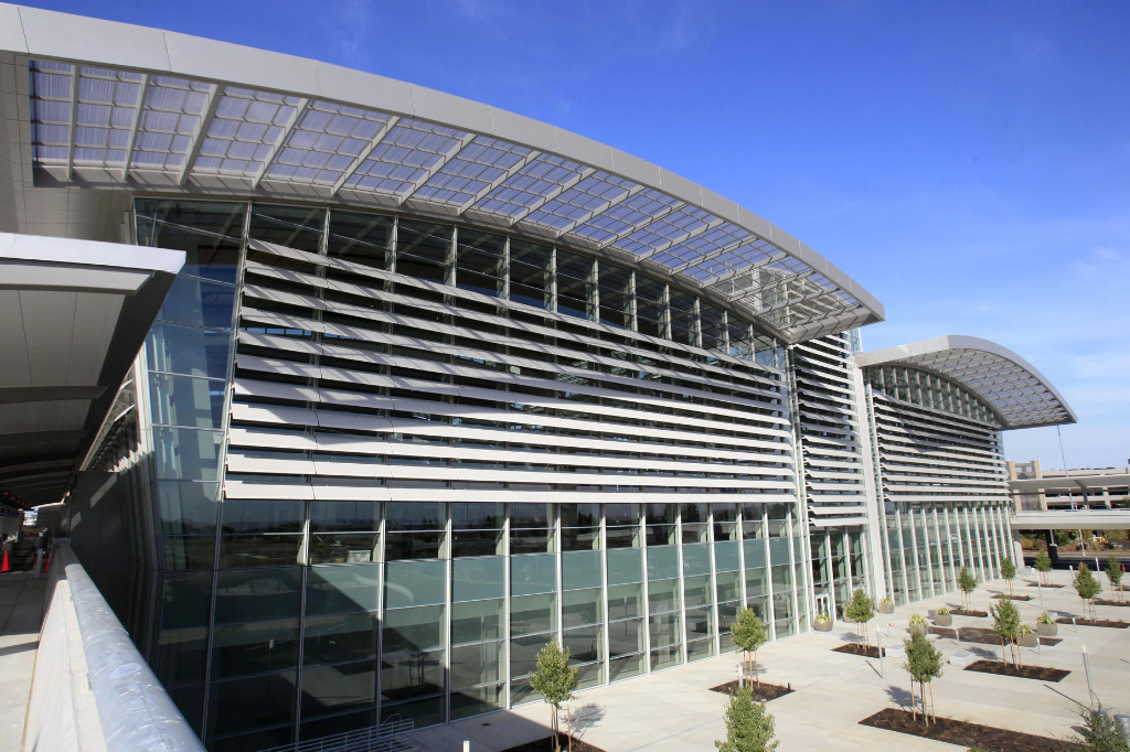 Sacramento International Airport -SMF