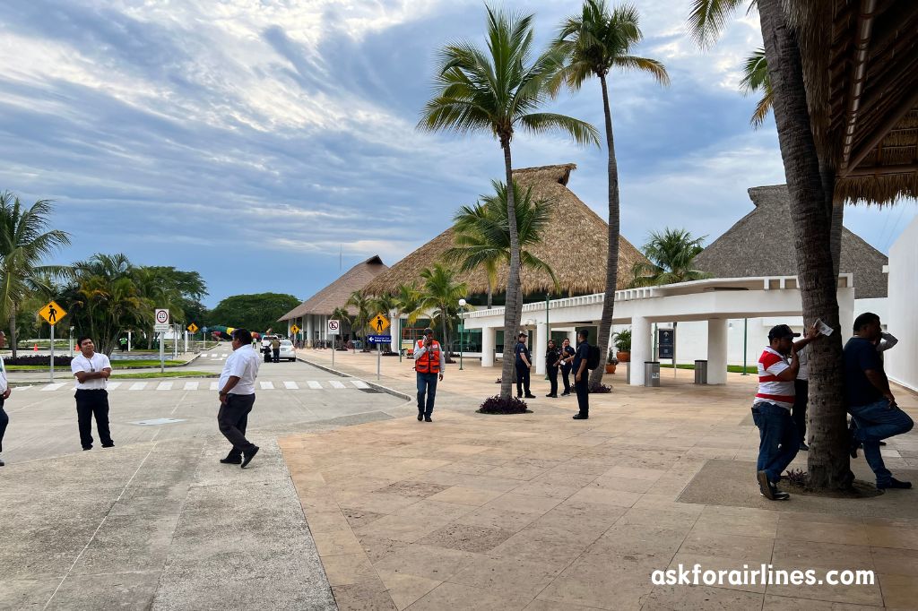 Bahías de Huatulco International Airport