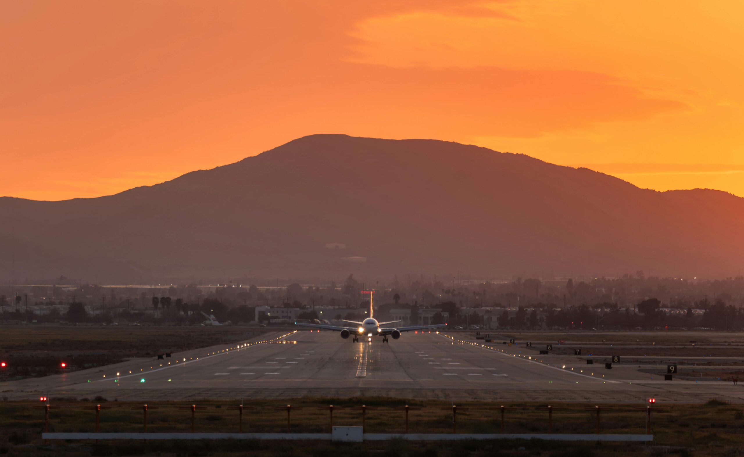 how-to-fly-business-class-for-less