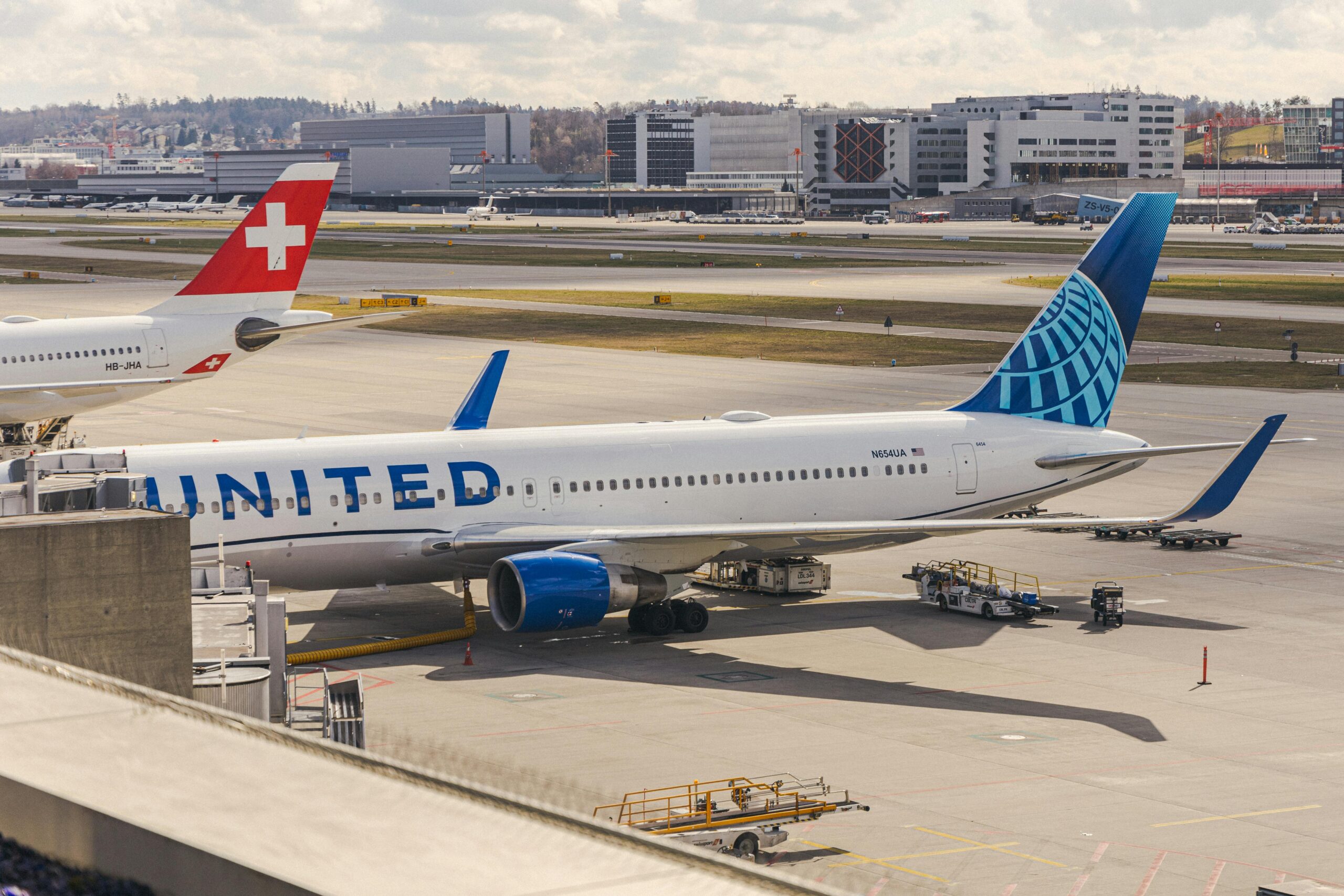 cheap-business-class-flights-tickets-deals