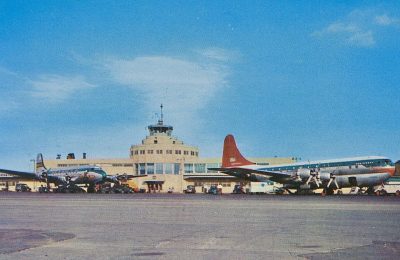 Chicago-Southern-DC-4-and-Northwest-B377-at-Chicago-Midway